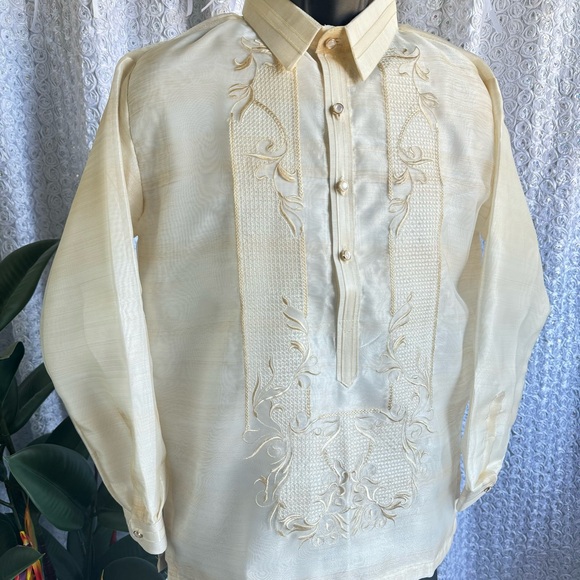 Cream beige Piña Organza Men’s Modern Barong Tagalog w/ classic embroidery - Picture 6 of 10